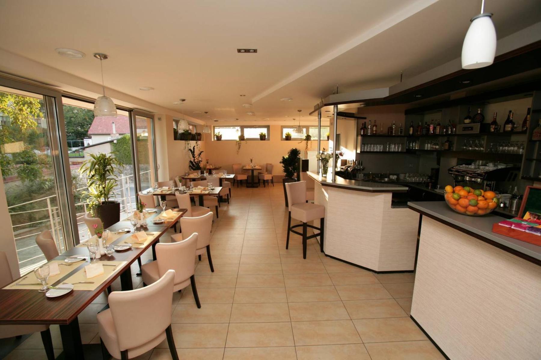 Penzion A Restaurant Barbora Kutna Hora Ngoại thất bức ảnh